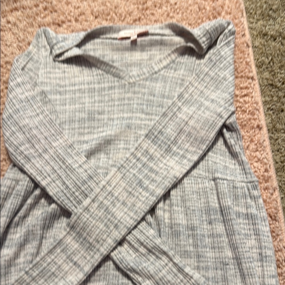 Women's V-Neck Sweater - Light Gray